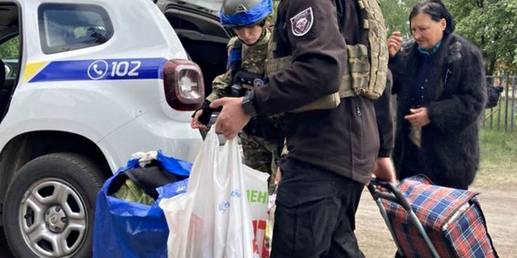 Евакуація з Вовчанська.