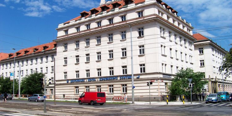 Отримай діплом у Чеському технічному університеті