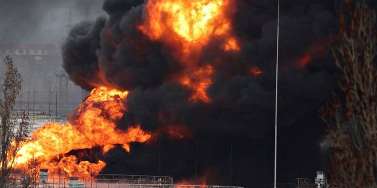 Пожежа на НПЗ.