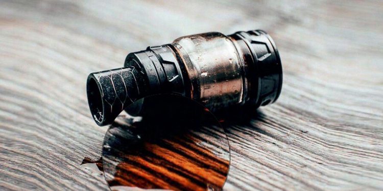 Чому протікає картридж на електронних сигаретах