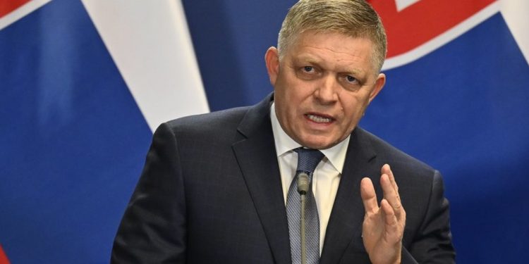 Роберт Фіцо