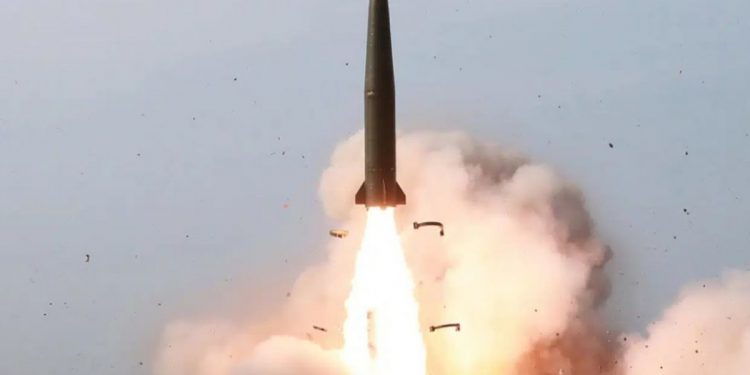 Запуск балістичної ракети