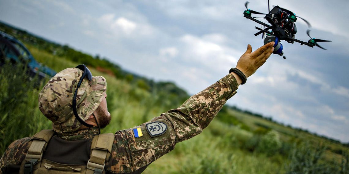 Запуск дрона.