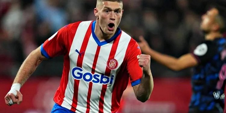 Артем Довбик.