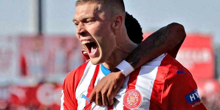 Артем Довбик.