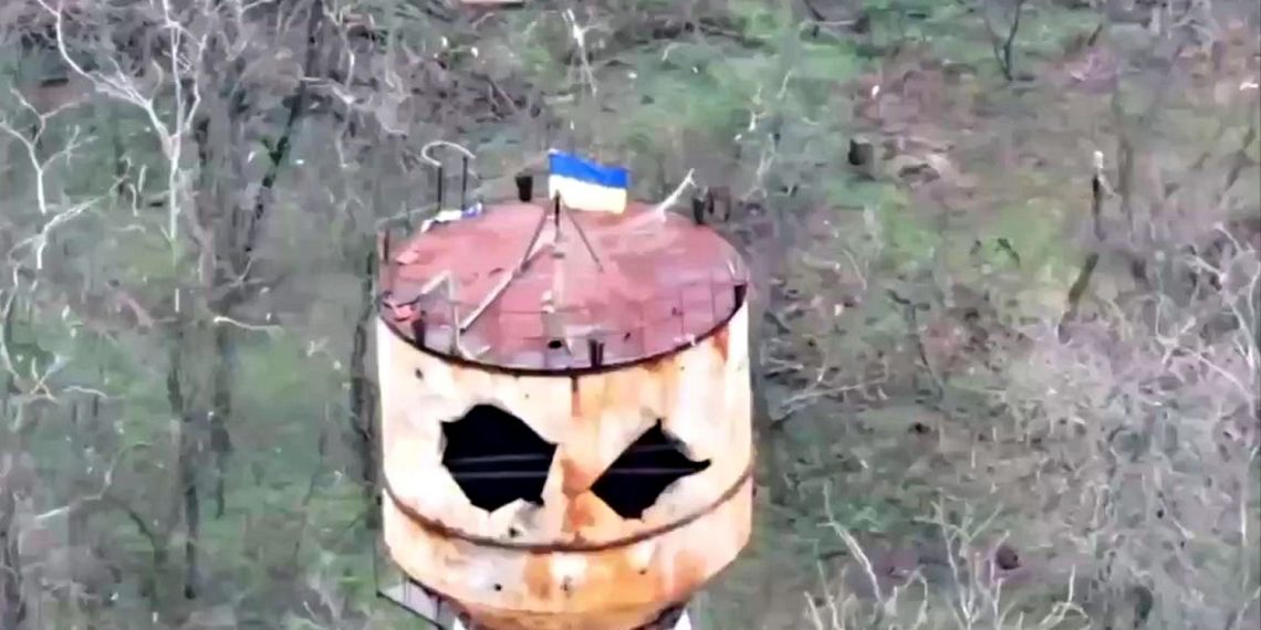 Прапор над Кринками.