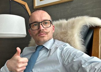 Денис Малюська.