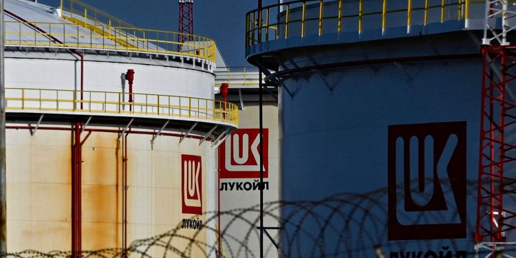 Нафта від "Лукойлу".
