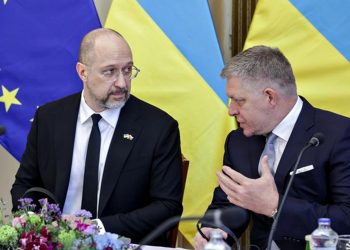 Денис Шмигаль та Роберт Фіцо.