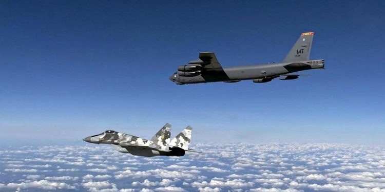 Стратегічний бомбардувальник США.