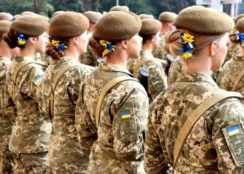 Українки в армії.
