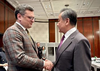 Дмитро Кулеба і Ван І.