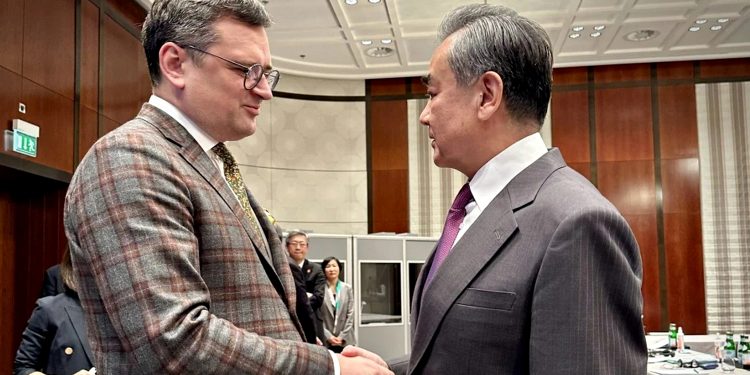 Дмитро Кулеба і Ван І.