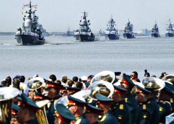 Парад у Кронштадті.