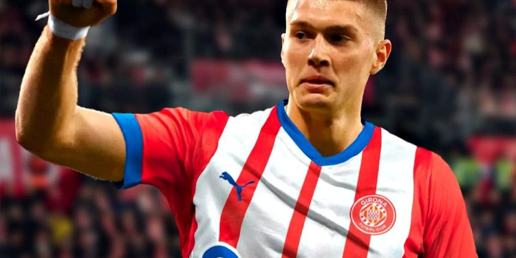 Артем Довбик.