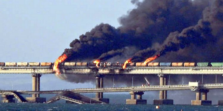 Вибух на Кримському мосту.