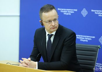 Петер Сійярто