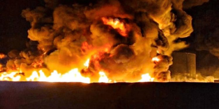 Пожежа на російській нафтобазі.