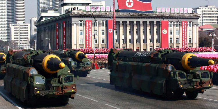 Північнокорейські ракети.