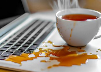 Залитий ноутбук.