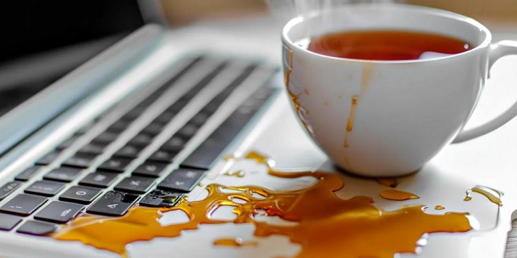 Залитий ноутбук.