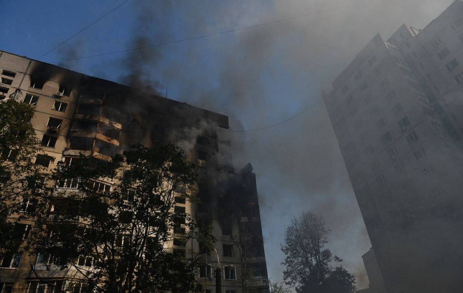 Удар по багатоповерхівці.