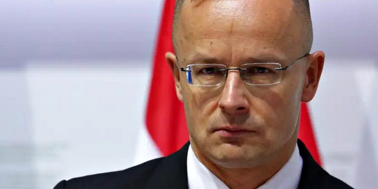 Петер Сійярто.