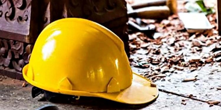 Каска будівельника.