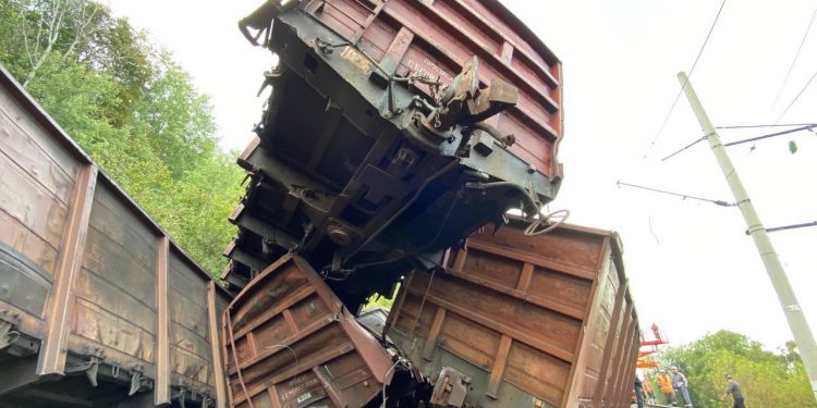 Схід вантажного поїзда з рейок у Бєлгородській області