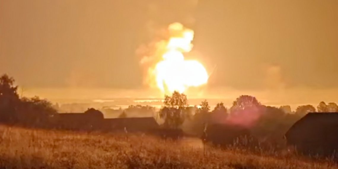 Вибухи в арсеналі.