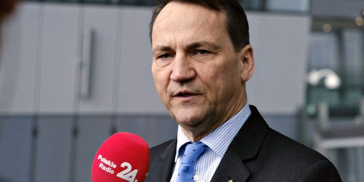 Радослав Сікорський.