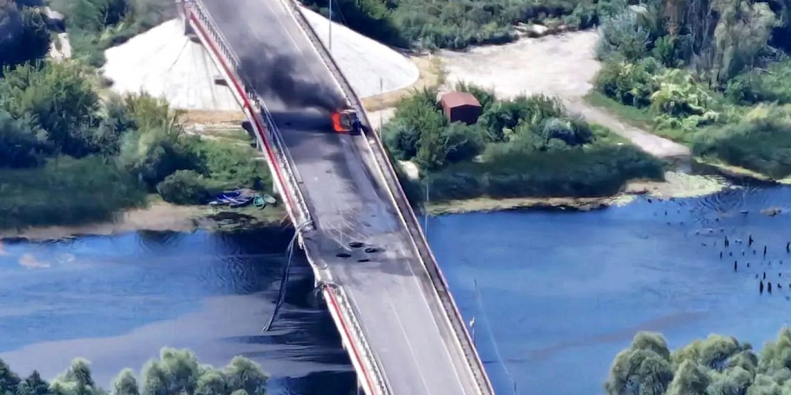 Удар по мосту.