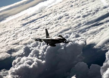 F-16.