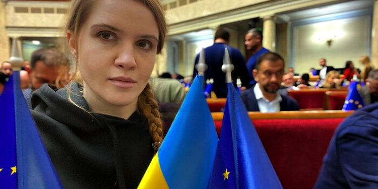 Мар'яна Безугла.