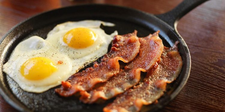 Яичница с беконом