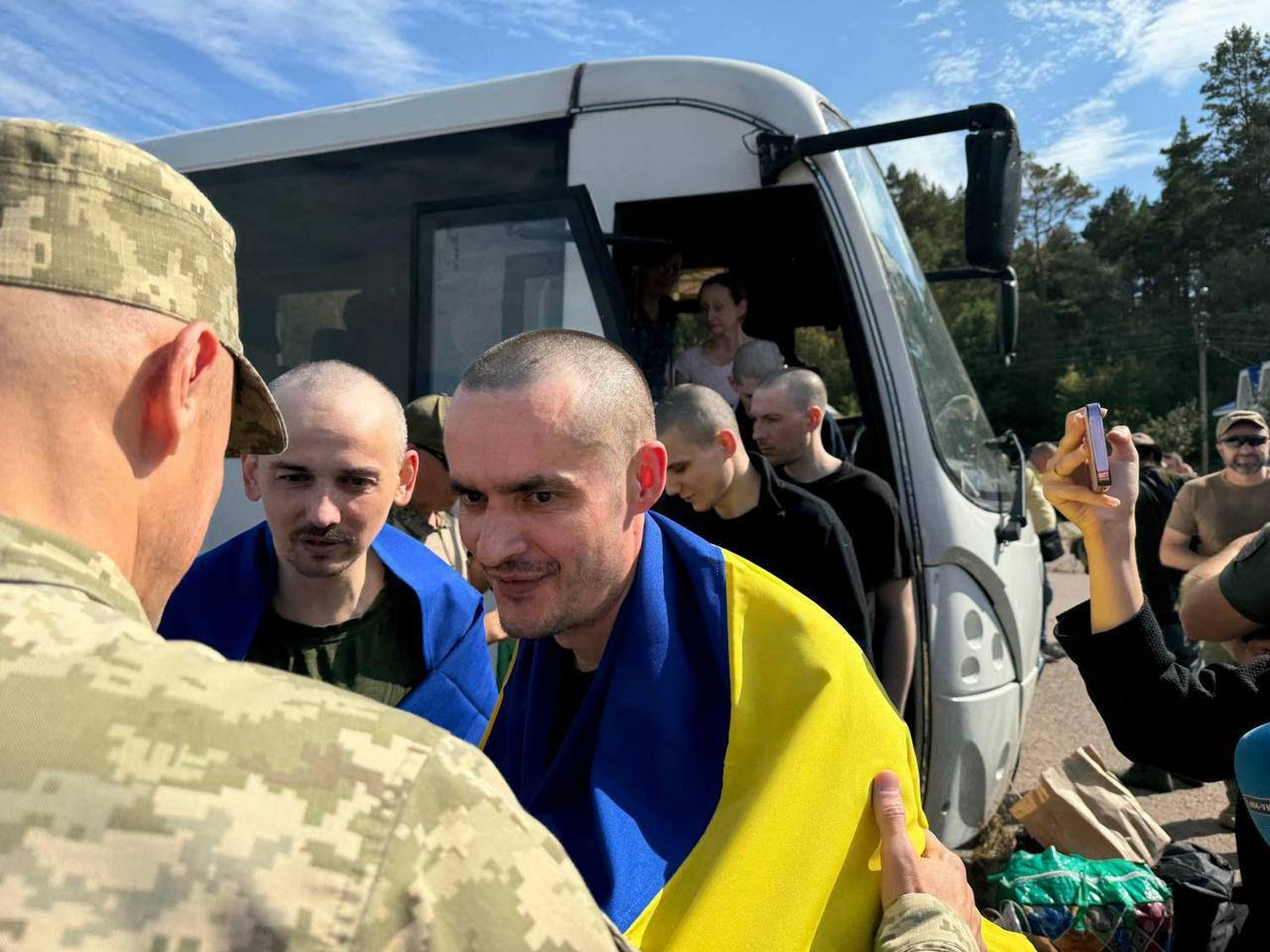 Обмін військовополоненими.