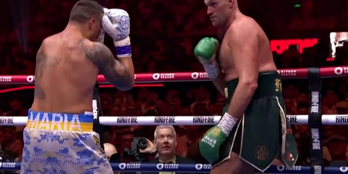 Бій Усика і Ф'юрі.