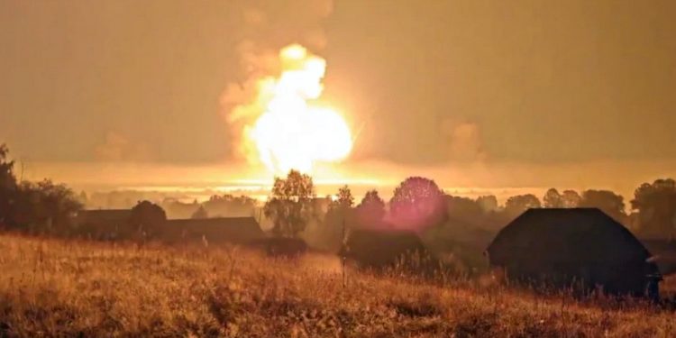 Пожежа на авіабазі.