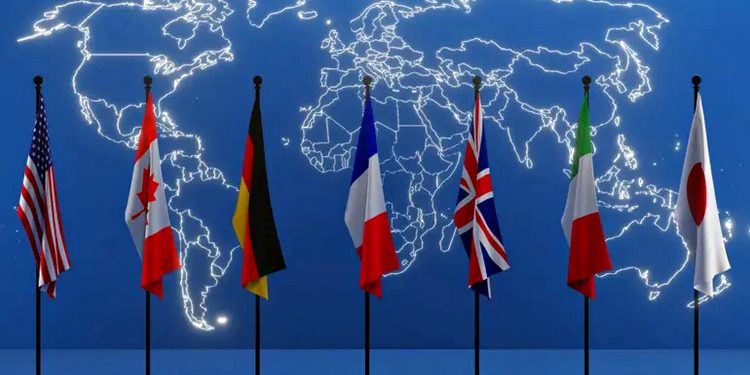 Прапори «Великої сімки».