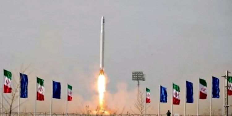 Запуск іранської ракети.