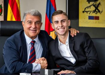 Фермін Лопес та голова ФК «Барселона».