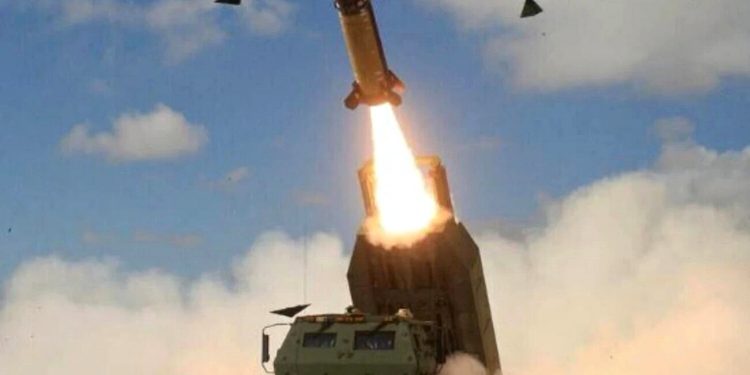 Запуск ракети з HIMARS.