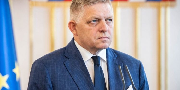 Роберт Фіцо