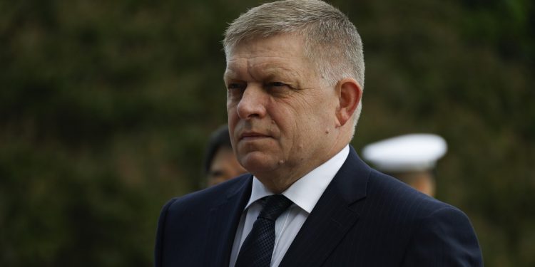 Роберт Фіцо