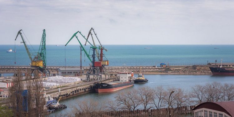 Глава ЦПД сообщил о дроновой атаке на порт в российском Каспийске (ФОТО)