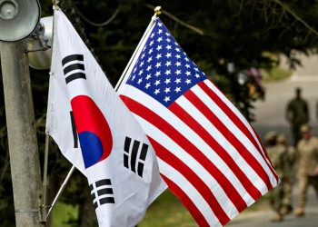 Прапори США та Південної Кореї.