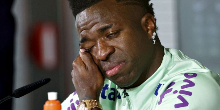 Вінісіус Хосе Пайсана де Олівейра Жуніор.