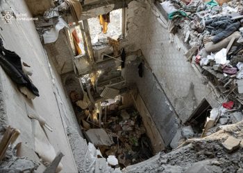 Удар "Шахеда" по багатоповерхівці у Сумах