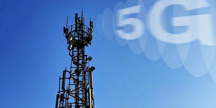 Вежа 5G-мережі.