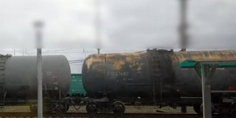 Потяги з паливом.